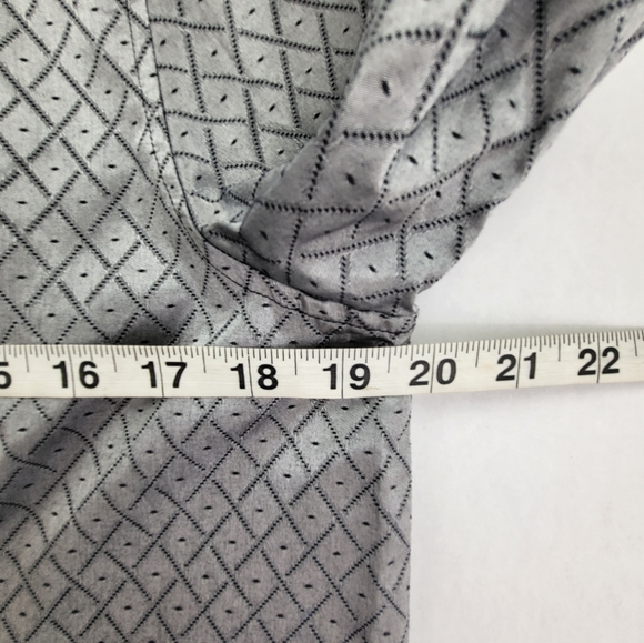 Orvis Button Down Shirt Womens Size 12 Gray Triangle Pattern Long Sleeve Shirt - Picture 8 of 8